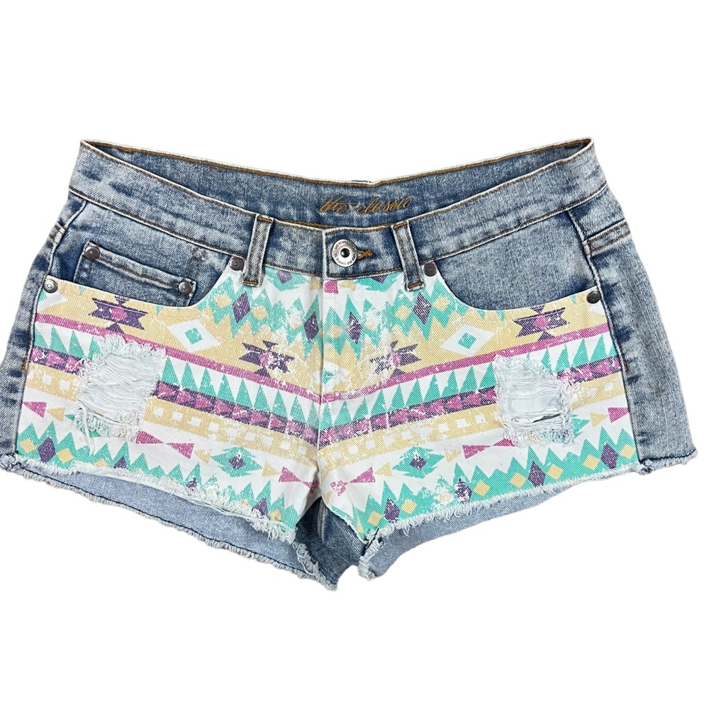 The Classic Women’s Medium Light Wash Boho Aztec Print Distressed Cut off Shorts